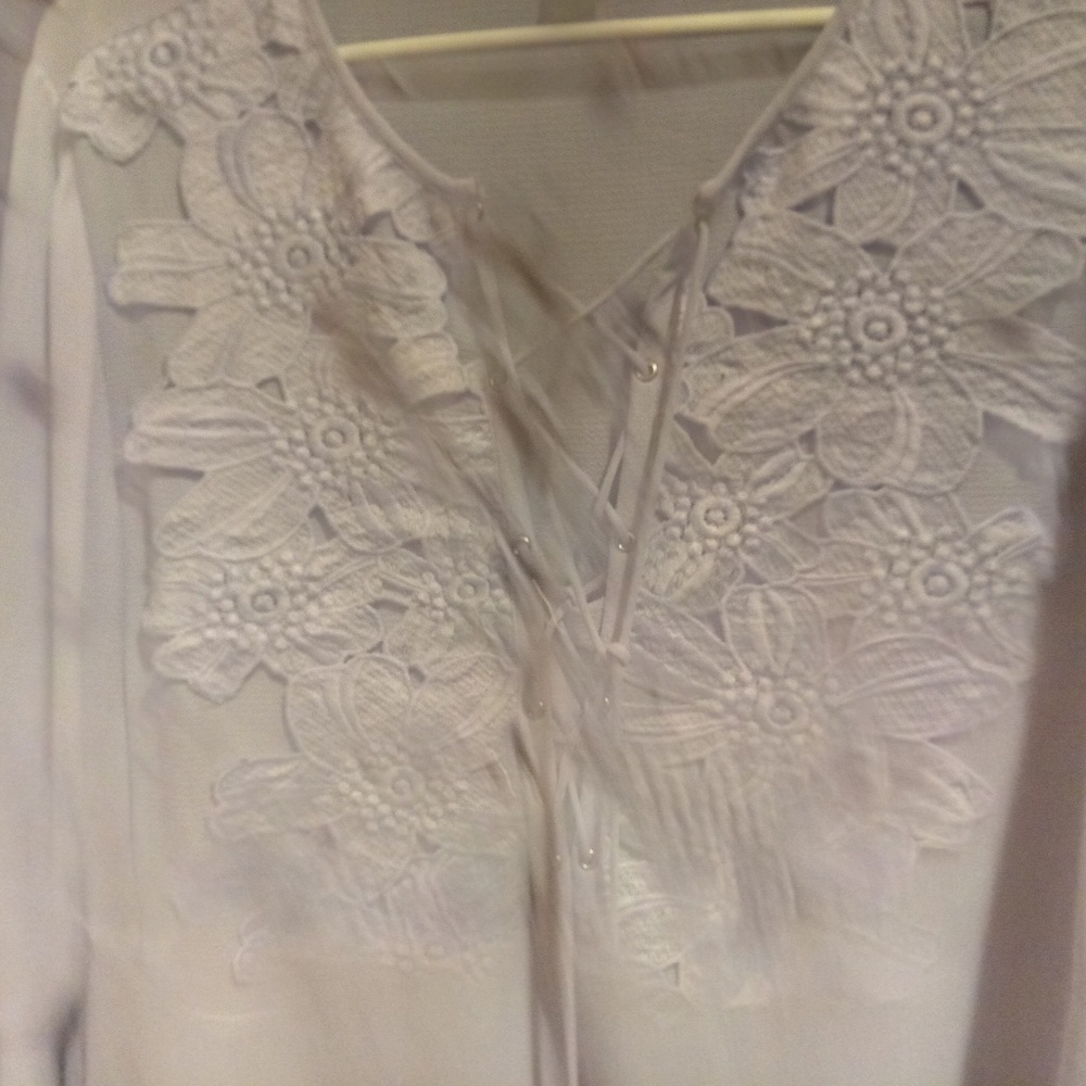 Michael Kors beautiful top embroidered front